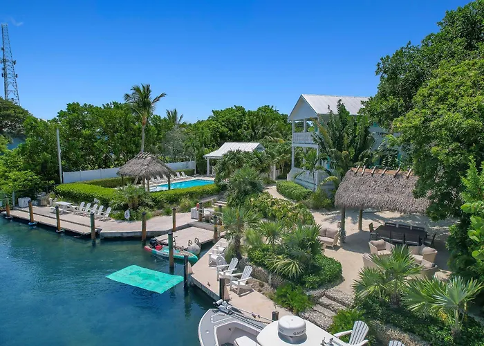 Isla Key Lime - Waterfront Boutique Resort, Htd Pool, Dock, Walkable