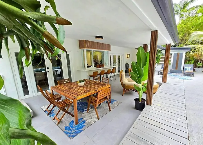Sunset Retreat At Heart Of Miami With Pool