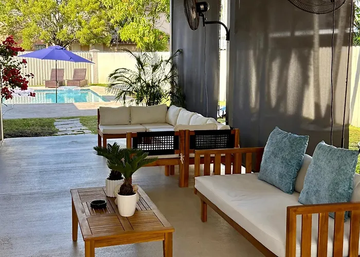 Miami Getaway Heated Pool Villa With Mini Golf & Bbq