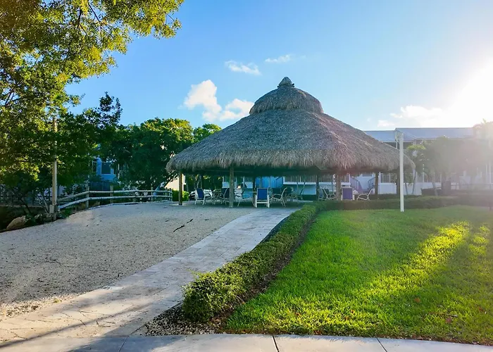 New Lagoon-Front Townhouse With Marina Day Dreams Key Largo